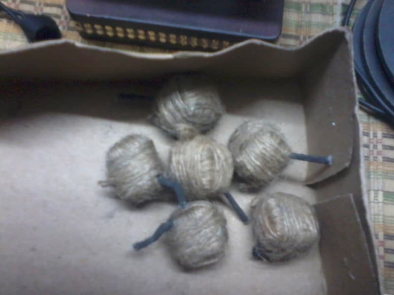 Round bomb crackers in a box